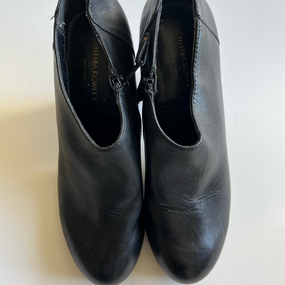 Cynthia Rowley Women’s Size 8 Black Leather Ankle Boots Zipper Heel Booties